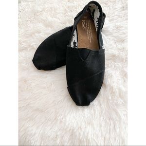Women’s Black Classic Toms